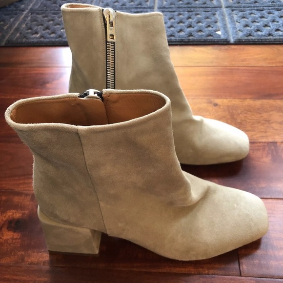 LoQ Bootie - Picture 3 of 4